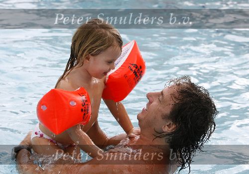 Curacao 6 januari 2006
Marco Borsato met Leontien Jada Senna en Luca op vakantie op curacao.
