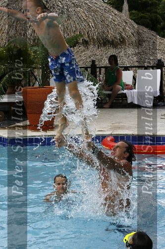Curacao 6 januari 2006
Marco Borsato met Leontien Jada Senna en Luca op vakantie op curacao.