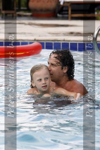 Curacao 6 januari 2006
Marco Borsato met Leontien Jada Senna en Luca op vakantie op curacao.