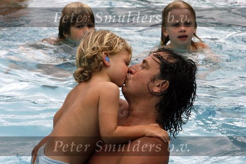 Curacao 6 januari 2006
Marco Borsato met Leontien Jada Senna en Luca op vakantie op curacao.