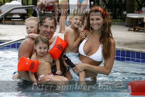 Curacao 6 januari 2006
Marco Borsato met Leontien Jada Senna en Luca op vakantie op curacao.