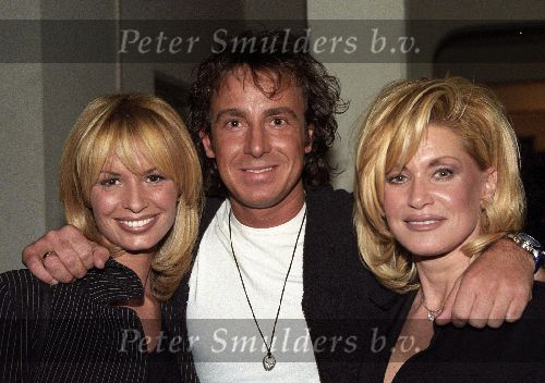 Zundert,12 Januari 1997 Nieuwjaarsfeest Free Record.
Officieel de eerste ontmoeting tussen Marco Borsato en Leontine Ruiters hier samen op de foto met Vanessa ( Connie Breukhoven )
