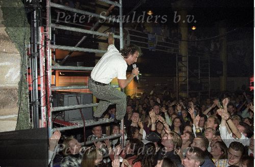 Zundert,12 Januari 1997 Nieuwjaarsfeest Free Record.
Officieel de eerste ontmoeting tussen Marco Borsato en Leontine Ruiters, inmiddels Leontine Borsato
Marco tijdens een uitgelaten optreden