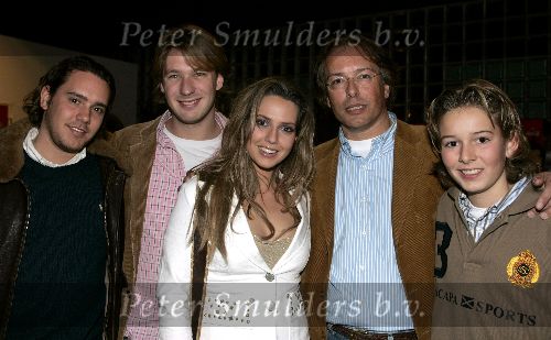 Hilversum, 7 Januari 2006 Studio 22
2e Finaleronde Idols 2006
Marescha Idols met haar vader vriend en broer