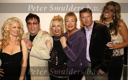 Aalsmeer 12 januari 2006
Perspresentatie Big brother hotel.
Kelly  Monique Sluyter Gert Timmermam Bonnie st Claire Viola Holt en Frank Awick