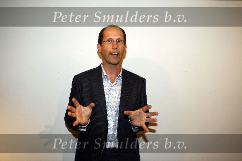 Aalsmeer 12 januari 2006
Perspresentatie Big brother hotel.
Paul Romer
