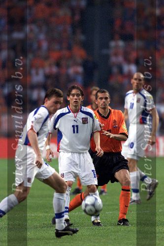 Amsterdam 11 juni 2000
Nederland-Tjechie 1-0 tijdens EK
Phillip Cocu in duel met Rosicky in aktie