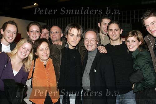 Hilversum, 7 Januari 2006 Studio 22
2e Finaleronde Idols 2006
Serge Idols met zijn ouders en vrienden