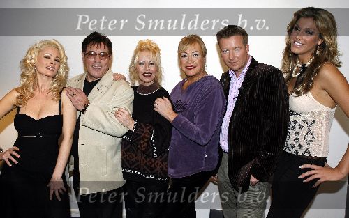 Aalsmeer 12 januari 2006
Perspresentatie Big brother hotel.
Kelly  Monique Sluyter Gert Timmermam Bonnie st Claire Viola Holt en Frank Awick