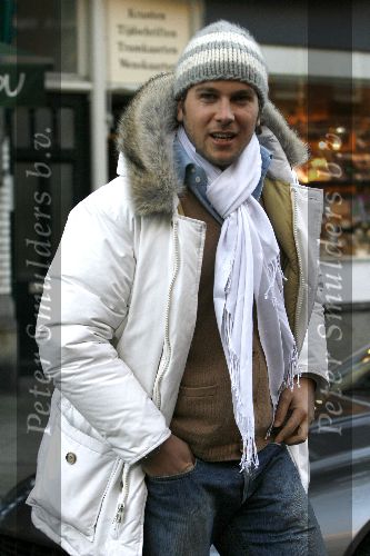Amsterdam 10 januari 2006
Winston Gerschtanowitz  boodschappen doen op Cornelis schuytstraat