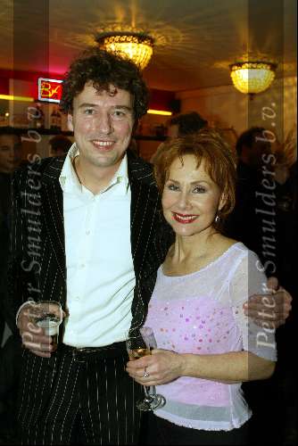Amsterdam 14 januari 2003
Premiere van eten met vrienden in nieuwe de la mar 
Mark Klein Essink met zijn vrouw