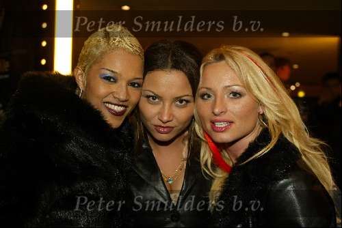 Amsterdam 13 januari 2003
Premiere 8 Miles met aanwezig Brittany Murphy en regisseur Curtis Hanson.
Linda Astel Anita Doth en Desree