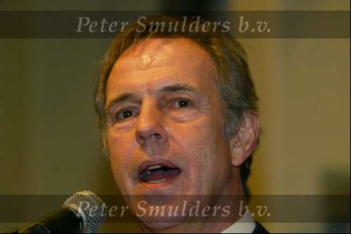 Sittard 15 januari 2003
Presentatie beeld Toon Hermans.
Jos Brink