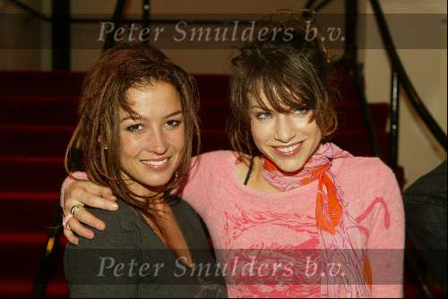 Amsterdam 14 januari 2003
Premiere van eten met vrienden
Katja Schuurman en Ellen ten Damme