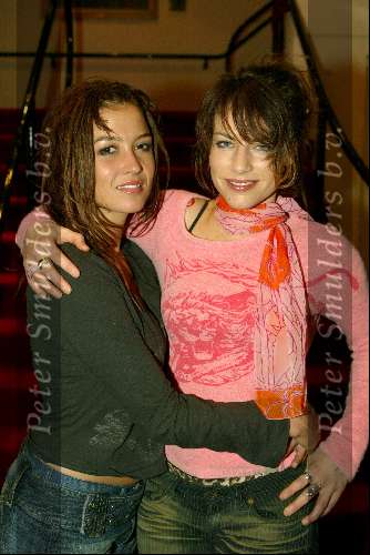 Amsterdam 14 januari 2003
Premiere van eten met vrienden
Katja Schuurman en Ellen ten Damme