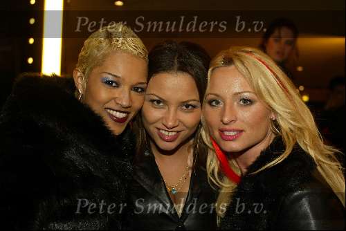 Amsterdam 13 januari 2003
Premiere 8 Miles 
Linda Astel Anita Doth en Desree
