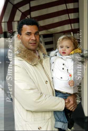 Amsterdam 11 januari 2002
Ruud Gullit en  Maxime Gullit