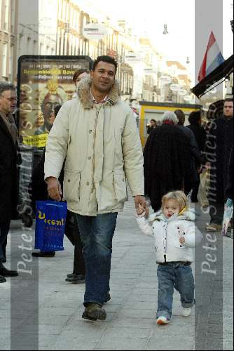 Amsterdam 11 januari 2002
Ruud Gullit en  Maxime Gullit