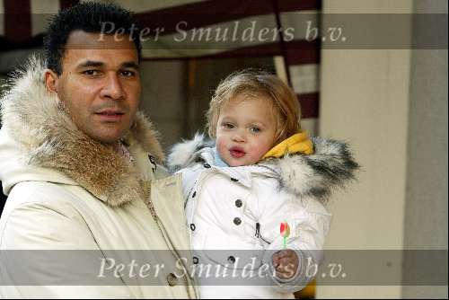 Amsterdam 11 januari 2002
Ruud Gullit en  Maxime Gullit