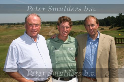 Zandvoort, 18 Juli 2006
KLM Dutch Open 2006 Persconferentie op de Kennemer Golfclub
Maarten Lafeber met toernooidirecteur Daan Slooter en Robbie v Erven Dorens