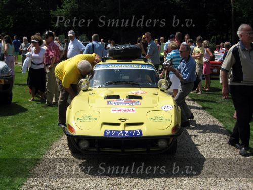 Oisterwijk, 15 Juli 2006
Eerste dag Classic Car Rally Amsterdam-Beijing
1e stop om afscheid te nemen van familie en vriendin bij Rosep
Dick Beulink en Nina Wang met hun Opel GT uit 1973