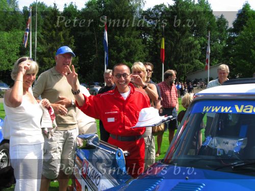 Oisterwijk, 15 Juli 2006
Eerste dag Classic Car Rally Amsterdam-Beijing
1e stop om afscheid te nemen van familie en vriendin bij Rosep
Dono Hardjowisastro bij hun Citroen DS 23 uit 1975