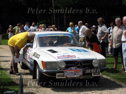 Oisterwijk, 15 Juli 2006
Eerste dag Classic Car Rally Amsterdam-Beijing
1e stop om afscheid te nemen van familie en vriendin bij Rosep
Leo Rucker en Erik Visser met hun Mercedes 280 SLC uit 1976