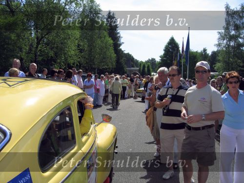 Oisterwijk, 15 Juli 2006
Eerste dag Classic Car Rally Amsterdam-Beijing
1e stop om afscheid te nemen van familie en vriendin bij Rosep
Louis Frankenhuis en Yolanda Kroef met hun Volvo P 544 uit 1963