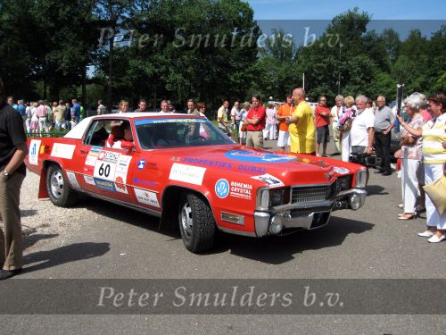 Oisterwijk, 15 Juli 2006
Eerste dag Classic Car Rally Amsterdam-Beijing
1e stop om afscheid te nemen van familie en vriendin bij Rosep
Peter v d ende en Kees rijnhout met hun Cadillac Eldorado uit 1970