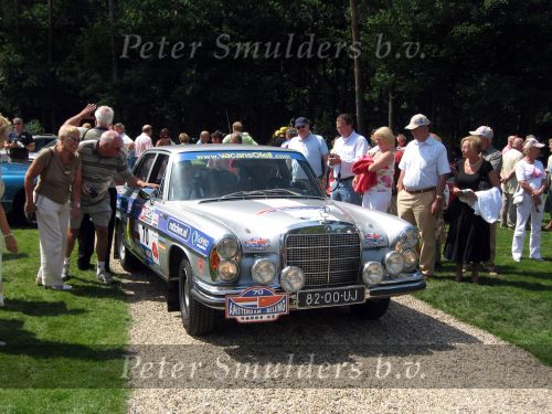 Oisterwijk, 15 Juli 2006
Eerste dag Classic Car Rally Amsterdam-Beijing
1e stop om afscheid te nemen van familie en vriendin bij Rosep
Pieter Spaendonck en Ad Spijkers met hun Mercedes 280 SE uit 1972