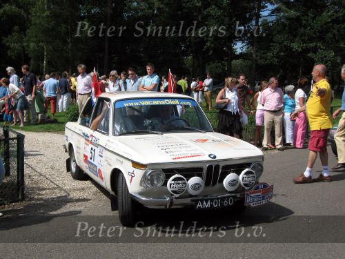 Oisterwijk, 15 Juli 2006
Eerste dag Classic Car Rally Amsterdam-Beijing
1e stop om afscheid te nemen van familie en vriendin bij Rosep
Theo Dusol en Henk Meijer mt hun BMW 1600 TI uit 1968