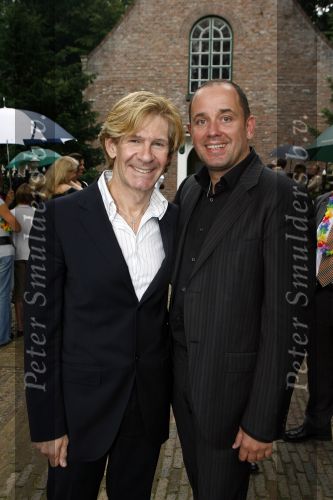 Arnhem 21 juni 2007
Trouwen Emile Ratelband met zijn Moon. Addy v d Krommenacker met vriend