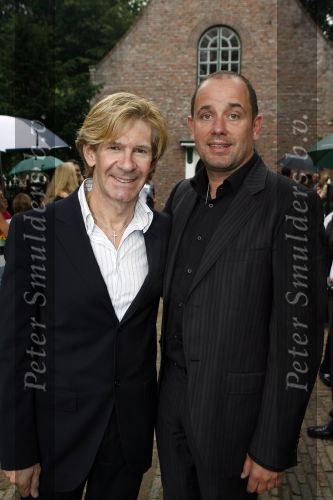 Arnhem 21 juni 2007
Trouwen Emile Ratelband met zijn Moon. Addy v d Krommenacker met vriend