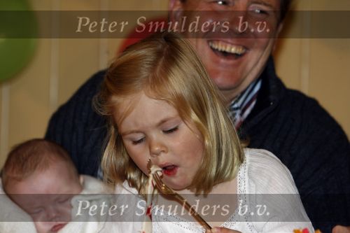Den Haag 26 juni 2007
Fotomoment met Prins Willem Alexander Maxima Prinses Amalia Alexia en Ariane bij de koninklijke stallen. Prinses Alexia viert haar 2e verjaardag.