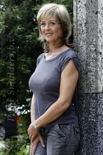 Alphen aan de Rijn 9 juli 2007
Annie Schilder en haar dochter Anja voor metamorfose bij L oreal door kapper Ad Peters.