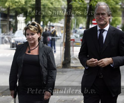 Amsterdam 30 juni 2007
Begrafenis Majoor Boshardt in Amsterdam. Catherine Keyl met vriend