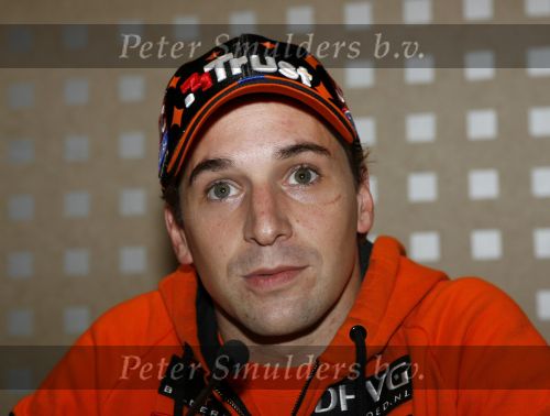 Amsterdam 10 juli 2007
Persconferentie van Christijan Albers in hotel de kersetuin nadat hij door het spyker team ontslagen is . Nick Kouwenhoven zit de pesconferentie voor.