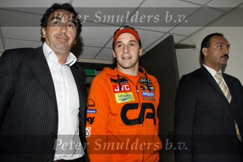 Amsterdam 10 juli 2007
Persconferentie van Christijan Albers in hotel de kersetuin nadat hij door het spyker team ontslagen is . Nick Kouwenhoven zit de pesconferentie voor.