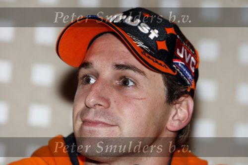 Amsterdam 10 juli 2007
Persconferentie van Christijan Albers in hotel de kersetuin nadat hij door het spyker team ontslagen is . Nick Kouwenhoven zit de pesconferentie voor.