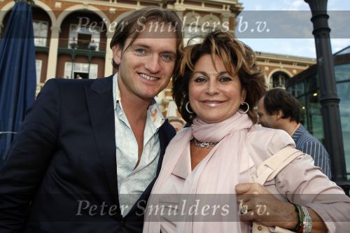 Scheveningen 1 juli 2007
Optreden van il divo bij het kurhaus georganiseerd door het holland casino.  
Christine Kroonenberg en Chris Looman