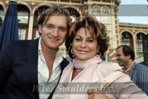 Scheveningen 1 juli 2007
Optreden van il divo bij het kurhaus georganiseerd door het holland casino.  
Christine Kroonenberg en Chris Looman