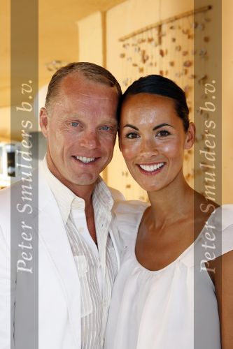Ibiza 7 juli 2007
Yfke Sturm en haar man Imad Izemrane trouwen op het strand .Dirkjan Bakker met Joyce