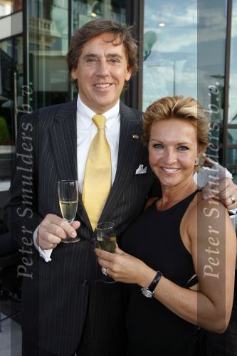 Scheveningen 1 juli 2007
Optreden van il divo bij het kurhaus georganiseerd door het holland casino. Ed Nijpels en Mariska v Kolck