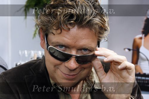 Amsterdam 10 juli 2007
Najaarspresentatie sbs6 in het filmmuseum in het vondelpark. Henkjan Smits met zonnebril