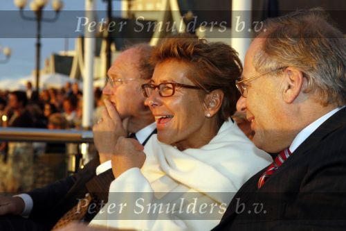 Scheveningen 1 juli 2007
Optreden van il divo bij het kurhaus georganiseerd door het holland casino.  
Joop v d Ende en janine