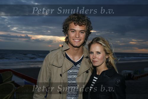 Bergen aan Zee 4 juli 2007
Tros zomerfeesten in bergen aan zee. Jim Bakkum met zijn vriendin  Bettina Holwerda