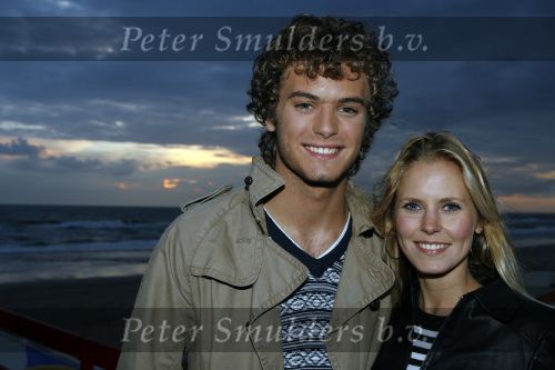 Bergen aan Zee 4 juli 2007
Tros zomerfeesten in bergen aan zee. Jim Bakkum met zijn vriendin  Bettina Holwerda