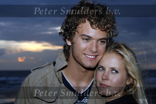 Bergen aan Zee 4 juli 2007
Tros zomerfeesten in bergen aan zee. Jim Bakkum met zijn vriendin  Bettina Holwerda