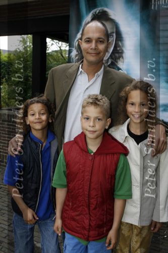 Bloemendaal 10 juli 2007
Premiere Harry Potter in openlucht theater. John Jones met kinderen