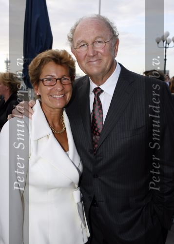 Scheveningen 1 juli 2007
Optreden van il divo bij het kurhaus georganiseerd door het holland casino.  
Joop v d Ende met zijn vrouw Janine